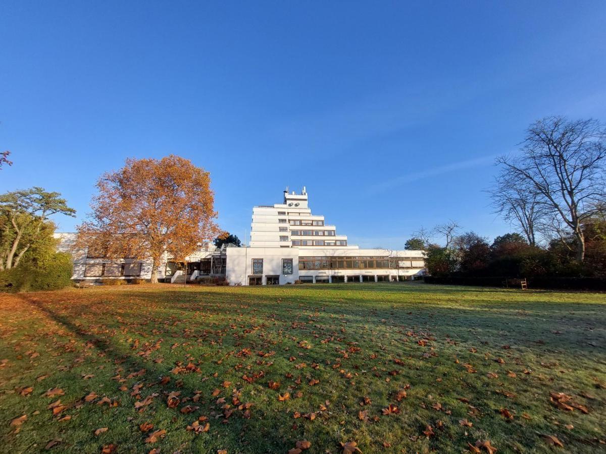 Heinrich Pesch Hotel